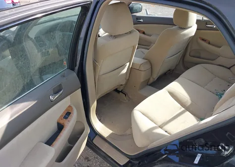 2003 Honda Accord 2.4 Ex z USA, uszkodzony, nr VIN 1HGCM56673A134031